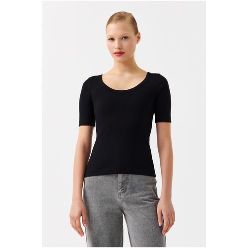 фото Футболка женская befree, цвет: хаки/оливковый, размер m