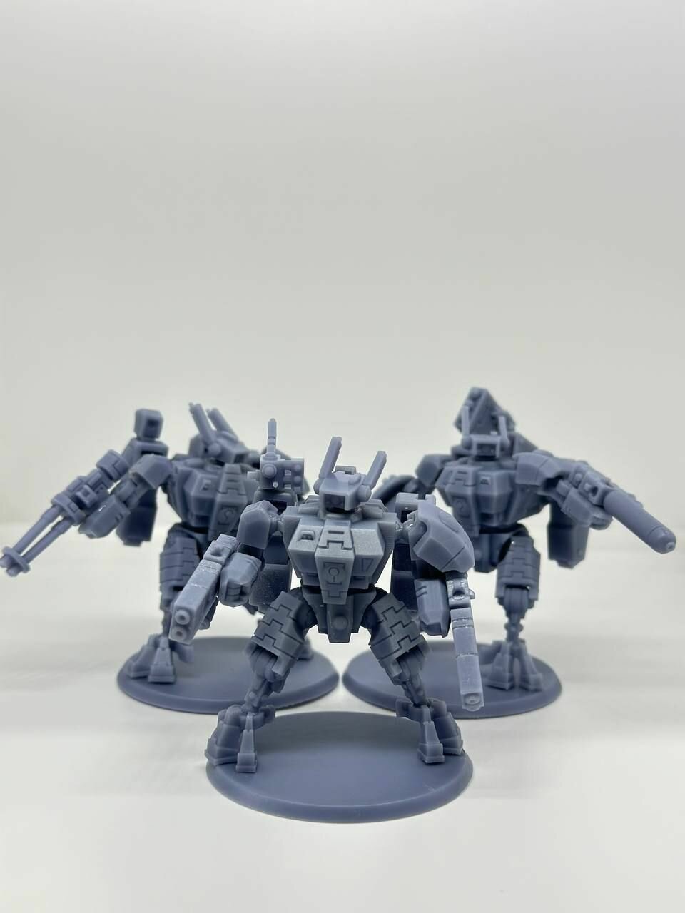 Набор миниатюр "Tau Empire XV8 Crisis Battlesuits, Warhammer 40k, Tau, НРИ. 3 штуки.