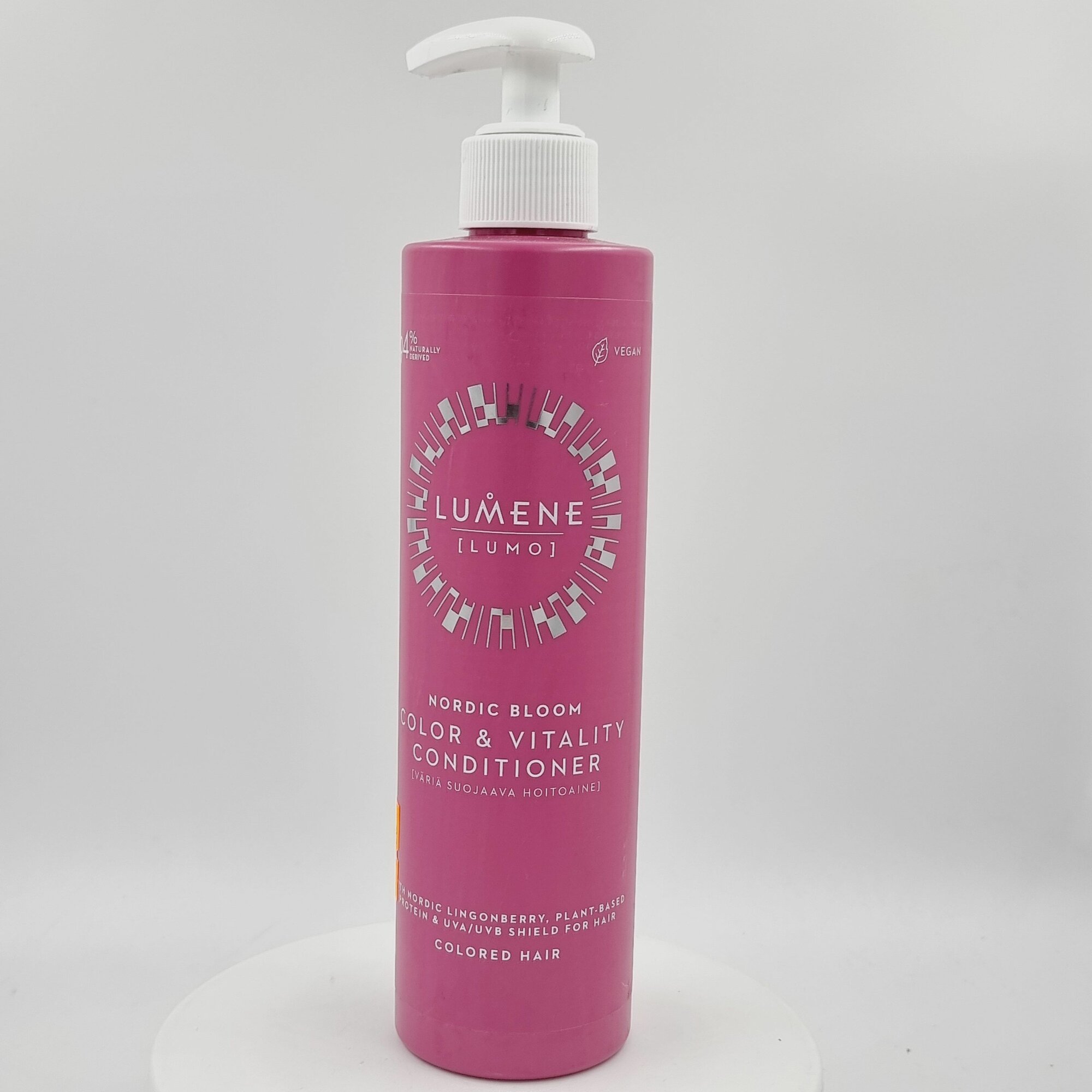 Lumene Кондиционер LUMO защита цвета  с брусникой  растительными протеинами и УФ защитой  290 мл  из Финляндии 