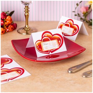 Банкетная карточка для рассадки гостей на свадьбе и оформления столов "Двойное сердце" красного цвета с полем для заполнения, 20 штук