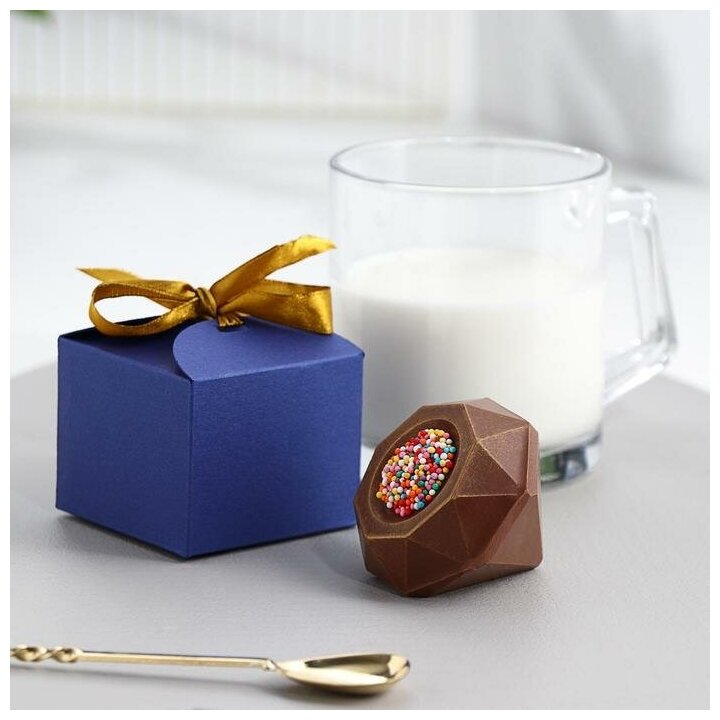 Шоколадная бомбочка с маршмеллоу "Счастье внутри", молочный шоколад, 38 г 6927459