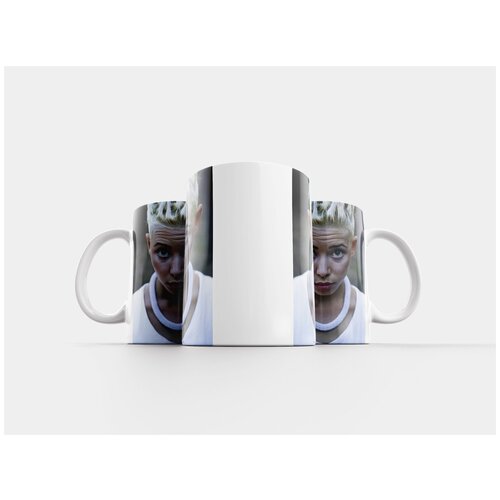 фото Кружка "модель, короткие волосы, посмотреть" 320 мл lotsprints