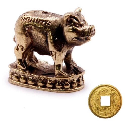 Статуэтка-фигурка "Свинья на постаменте" (2х2 см, бронза) + монета "Денежный талисман"