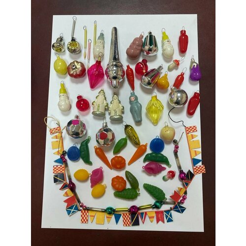 Набор мини-игрушек Малютка 1950-60-е гг. маркелова гуля эльшадовна макраме на елку плетеные украшения елочные игрушки и подарки книга адвент