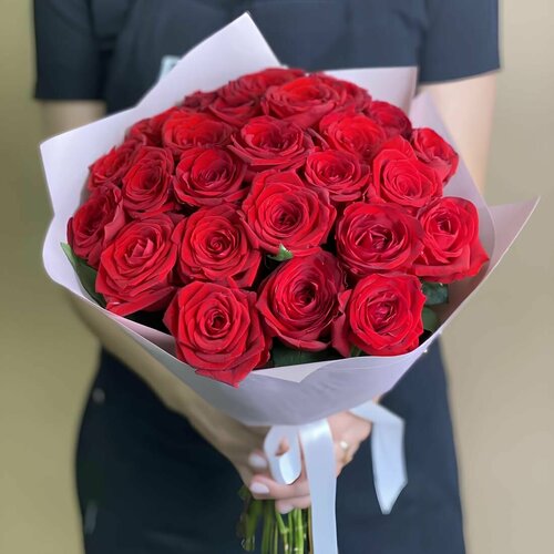 Букет живых цветов из 25 красной розы 40 см в упаковке