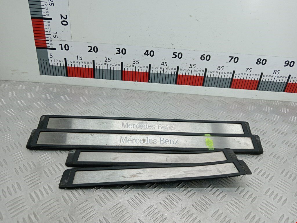 Накладка порога (внутренняя) Mercedes E-Class (W211) A2116801335 арт. 1912637
