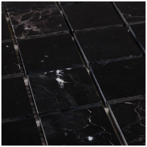 Мозаика из натурального мрамора Nero Marquina DAO-605-48-8. Глянцевая. Размер 300х300мм. Толщина 8мм. Цвет черный. 1 лист. Площадь 0.09м2