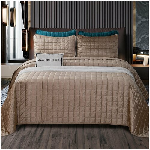 Комплект: Велюровое покрывало в клетку и две наволочки