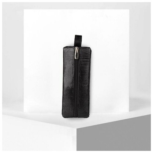 фото Максим ключница, длина 15 см, отдел на молнии, металлическое кольцо, цвет чёрный