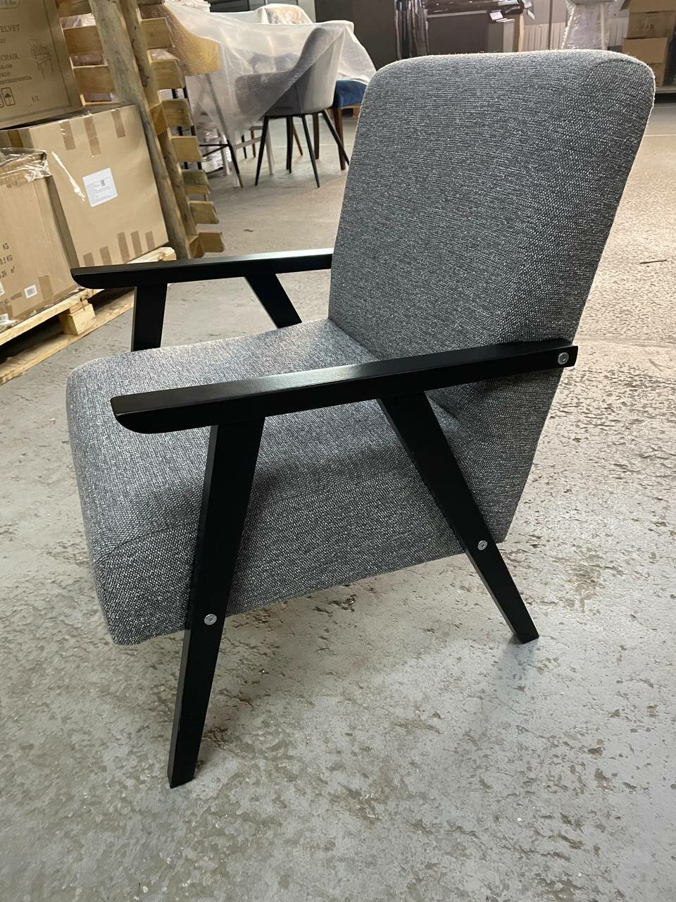 Кресло PMG COMFORT, серый/ ножки черные