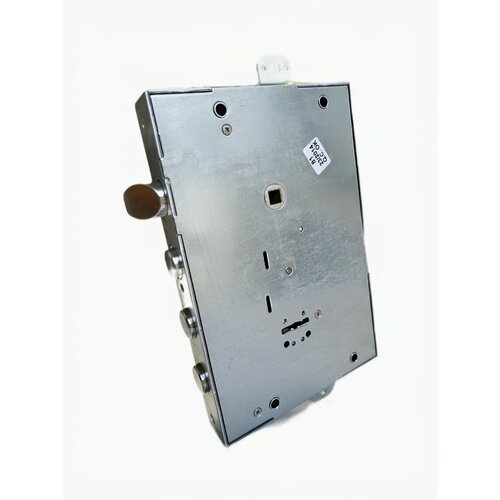 Замок врезной ISEO 638 DF три ригеля Италия 17980₽