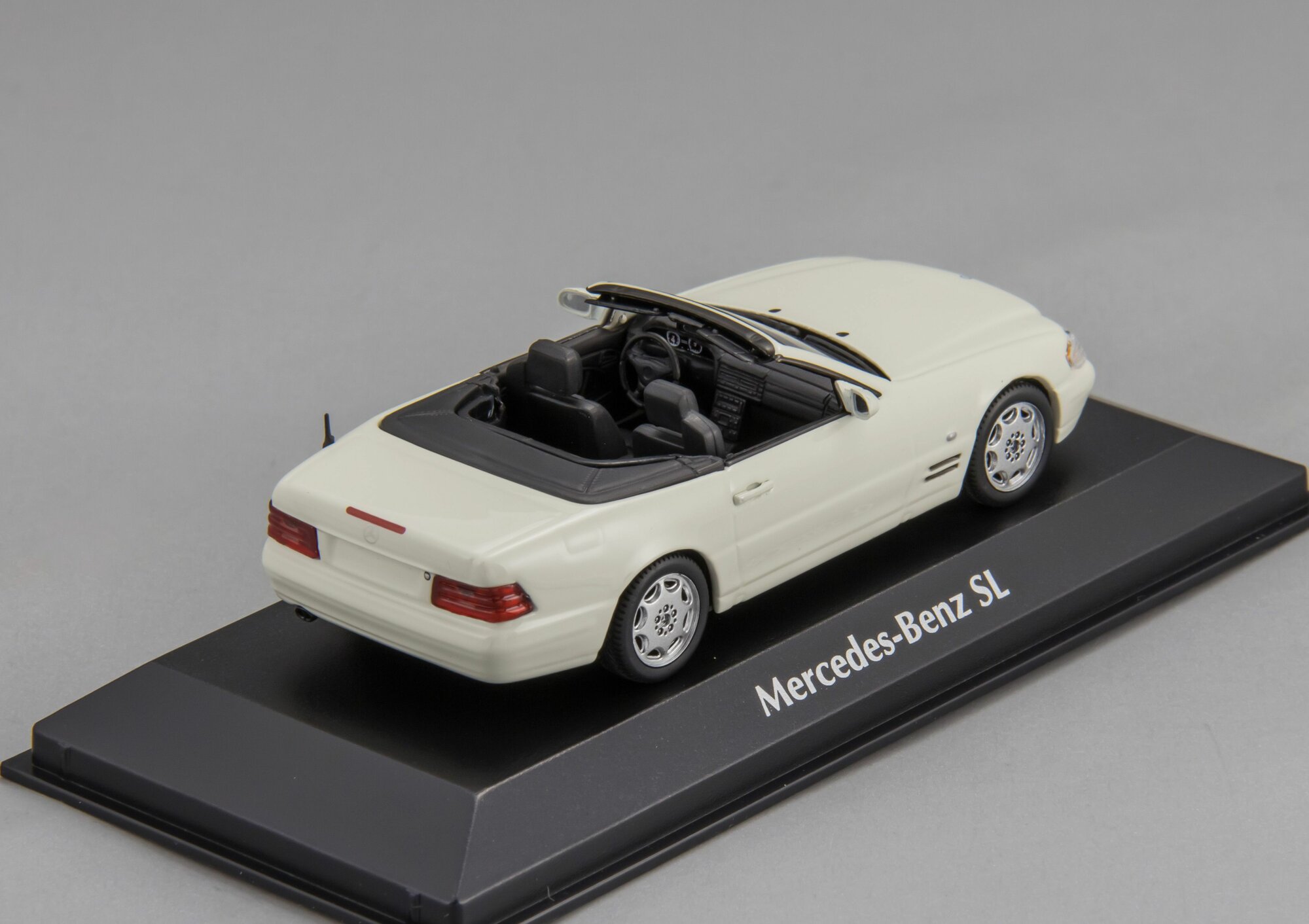 Масштабная модель Mercedes-Benz SL (R129) - 1999 — фото 1