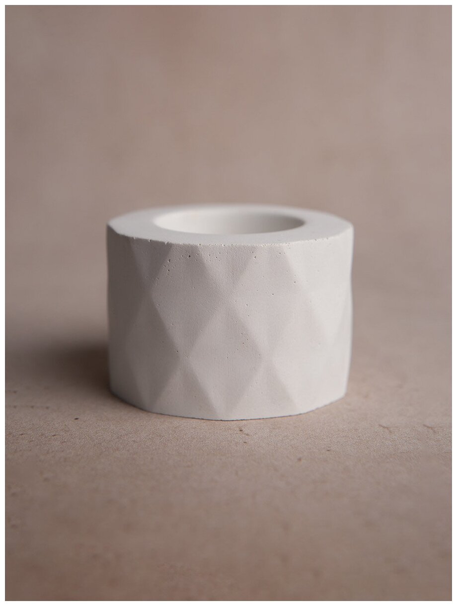 Декоративный подсвечник для чайной свечи Diamond S, 7x5 см, бетон, белый матовый - фотография № 5