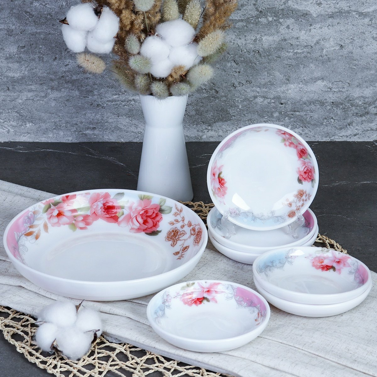 Столовый набор посуды: салатник и 6 розеток "Розы на голубом"