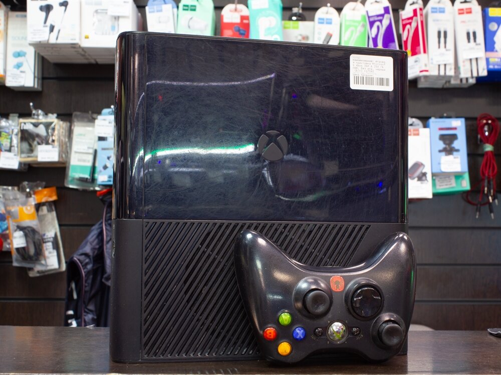 Игровая приставка Microsoft Xbox 360 E 250 ГБ HDD, без игр, без дополнительных аксессуаров, черный