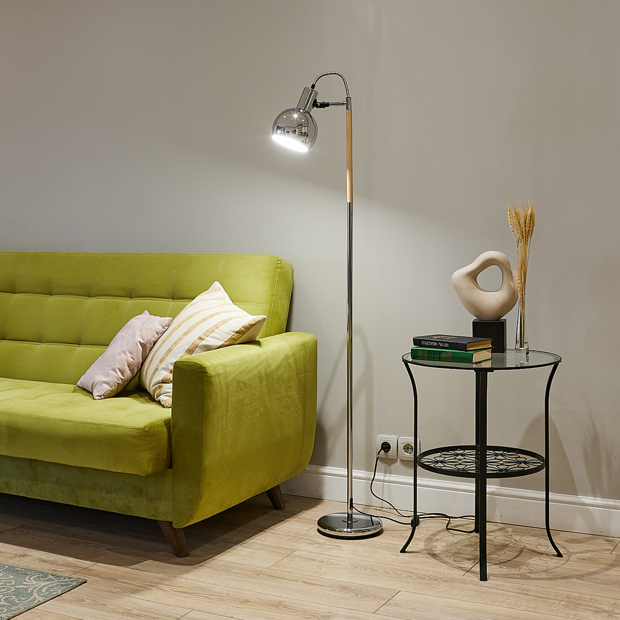 Торшер напольный под лампу Е14. 60W. с регулировкой наклона, серебристый, Uniel — фото 1