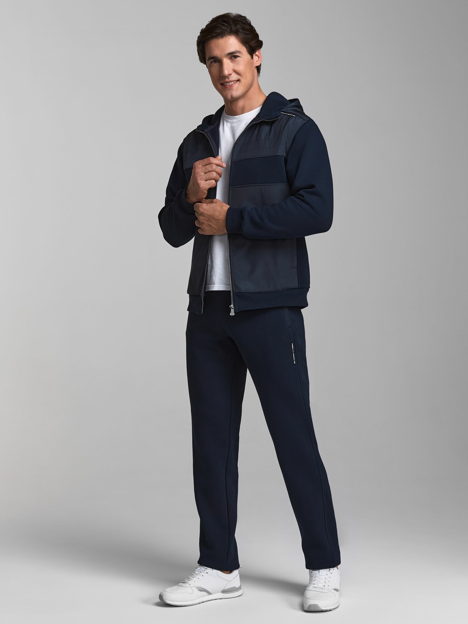 Костюм спортивный