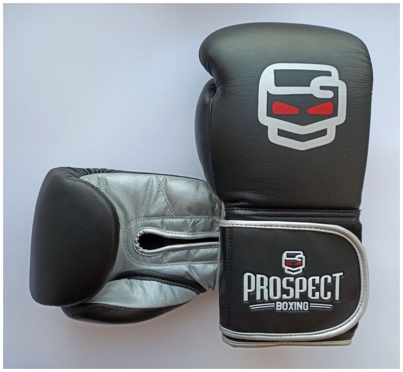 Боксерские перчатки «Prospect Boxing» 12 Oz черно-серебристые