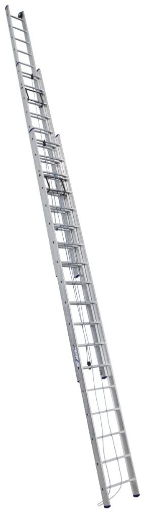 Лестница трехсекционная выдвижная с тросом Alumet Ал 3317 - фотография № 1