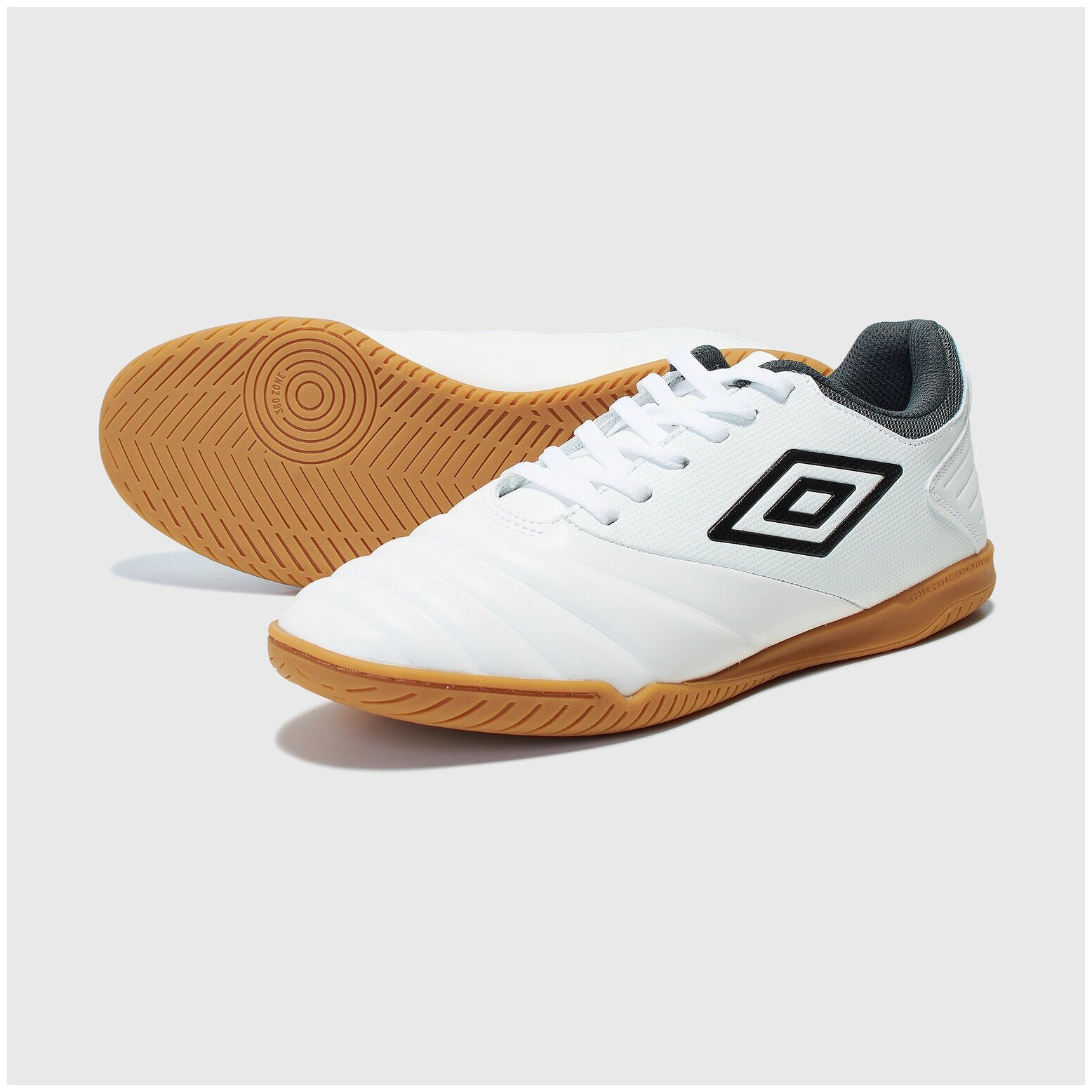 Футзалки Umbro, размер 8.5 US, белый