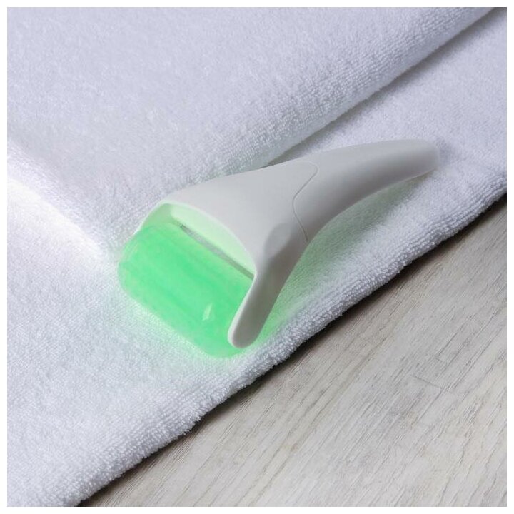 Ледяной роллер, универсальный, 19 см, цвет белый/зеленый./В упаковке шт: 1 - фотография № 1