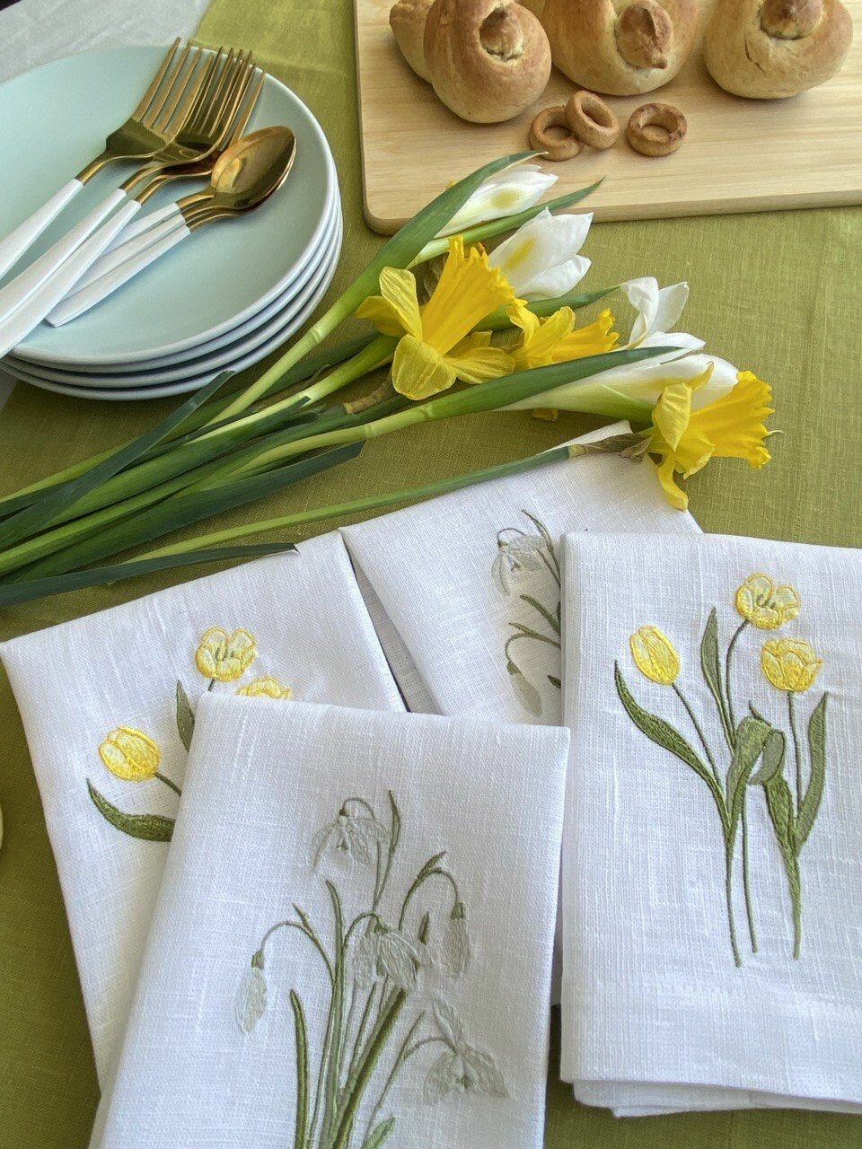 Салфетки с вышивкой "Весенние цветы", лён 40х40 см, 4 шт