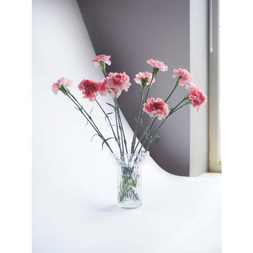 Интерьерная рельефная ваза из стекла