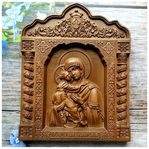 Резная икона в киотной рамке «Пресвятая Богородица «Владимирская»