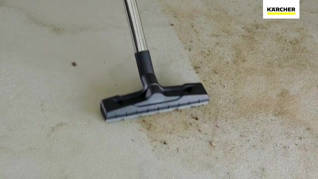 Пылесос для дома Karcher AD 4 Premium 1.629-731.0 для золы и сухого мусора, с мусоросборником на 17 литров, насадкой для сухой уборки и встроенной системой очистки фильтра, 600 Вт, желтый/черный — фото 1