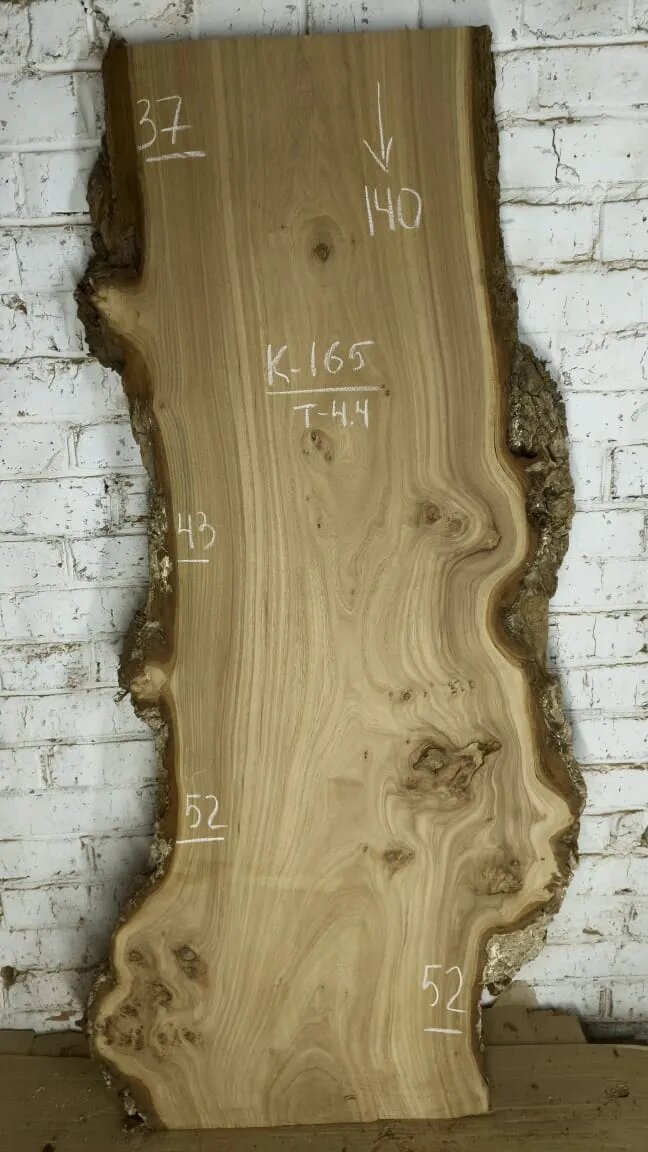 Слэб дерева Карагач К165, выровнен в плоскости, влажность 8-10%
