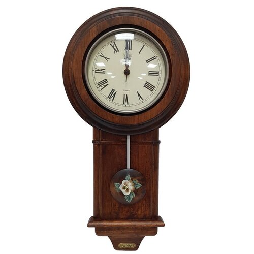 Часы с маятником 