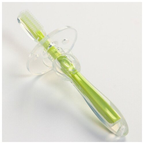 Детская зубная щетка-массажер, «Мышка», с ограничителем, силиконовая, цвет зеленый