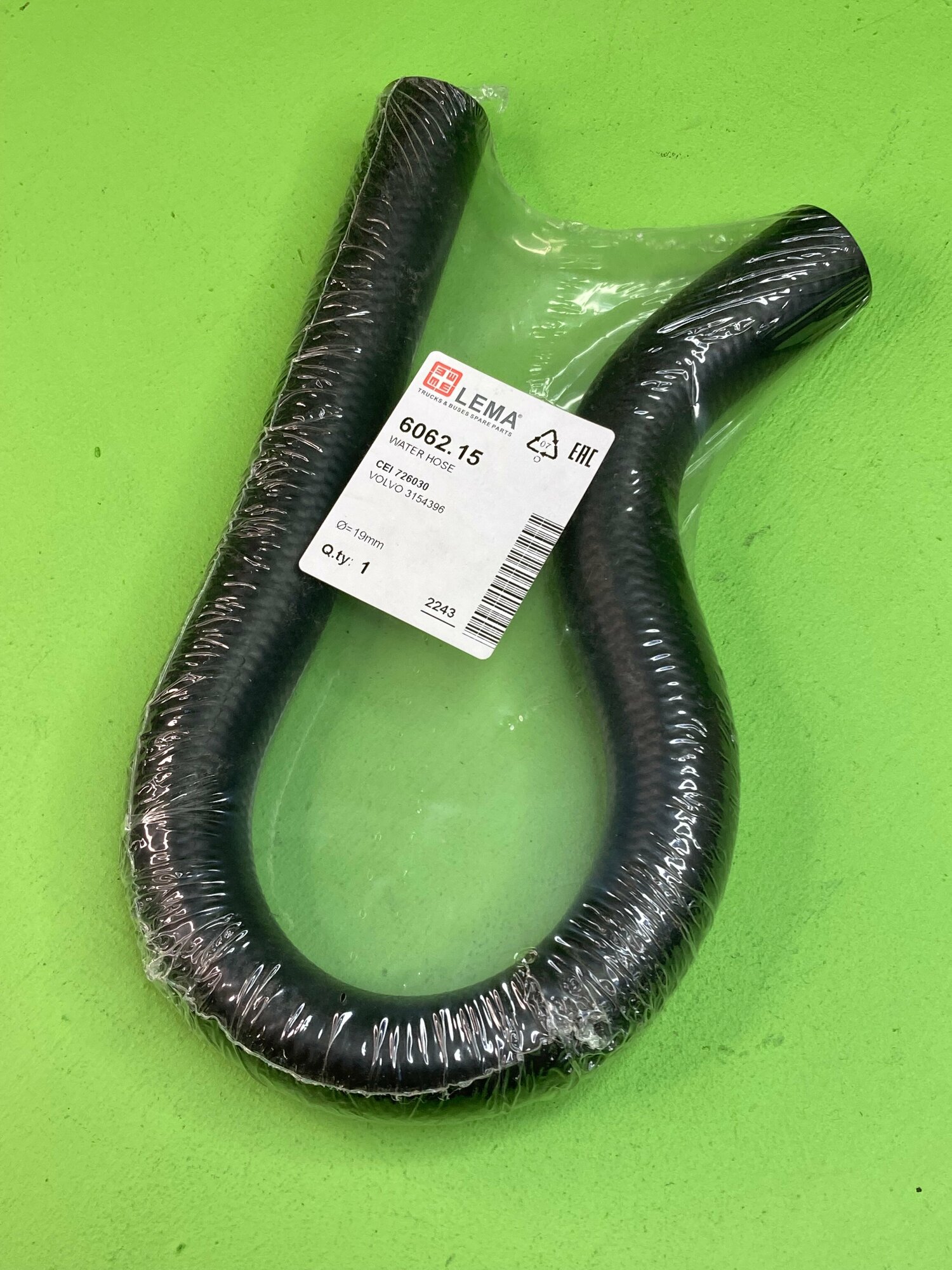 фото Патрубок системы охлаждения ! отопителя d=19 \Volvo FM10/12, FH12/16