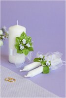 Свадебные свечи для семейного очага "Надежда" с зелеными листьями, атласными бантами и розами белого цвета