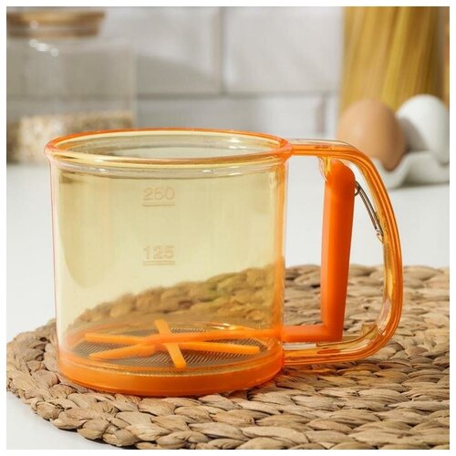 Просеиватель для муки Доляна 250 мл цвет микс 583₽