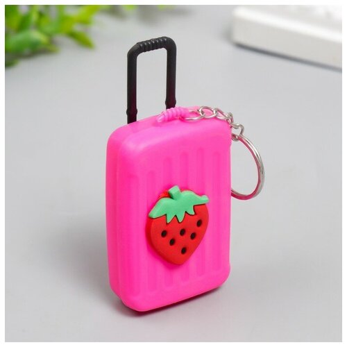 фото Брелок пластик "чемодан фрукты на колёсиках" микс 5,5х4х2 см dreammart