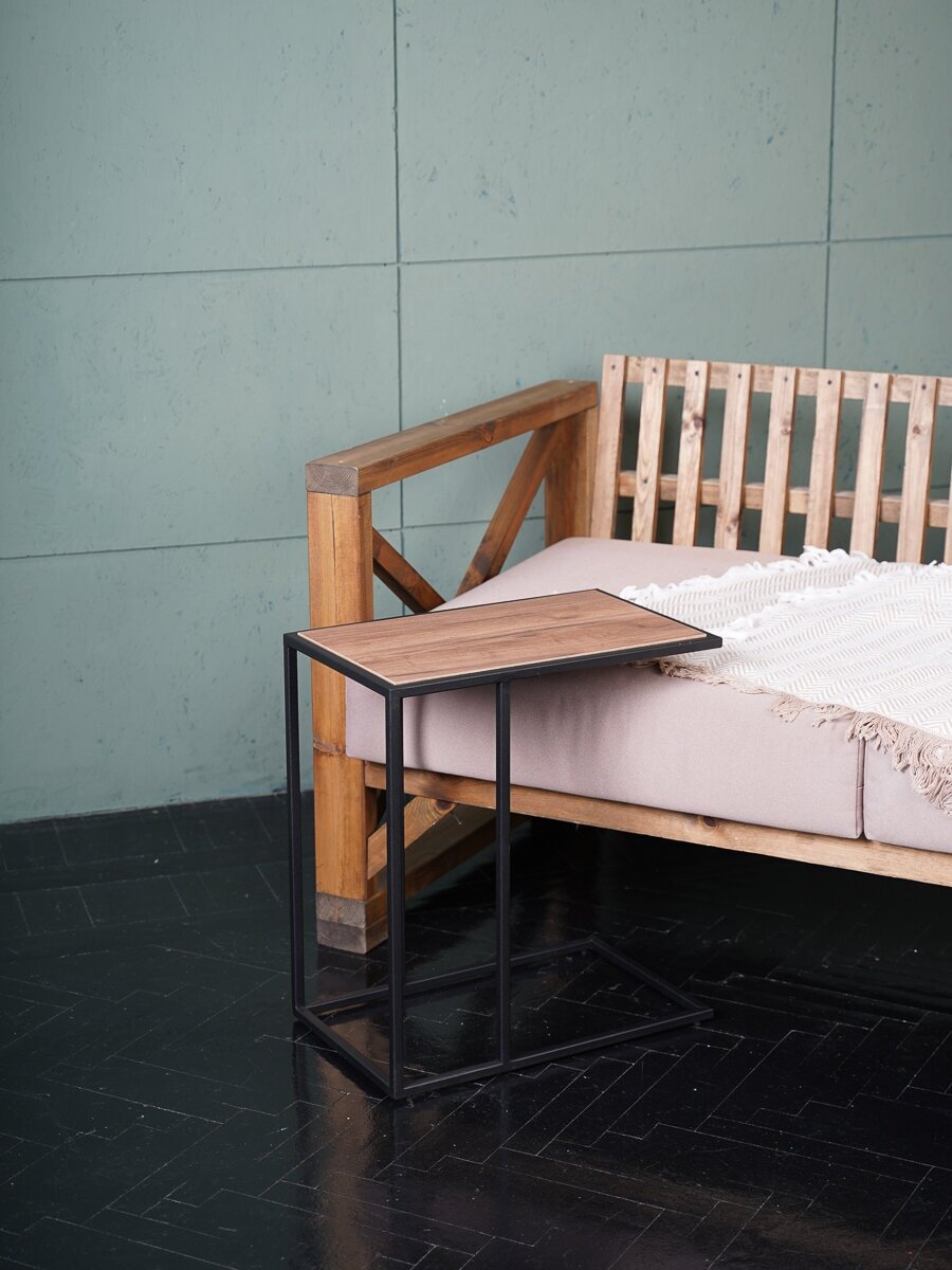 Столик журнальный прикроватный СТ3, дуб крафт табачный, опоры металл чёрные, 51,5х31,5х57 см.