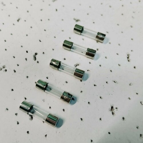 Предохранитель 15А 5х20мм комплект 5 шт 290₽