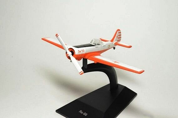 Масштабная модель 1/92 самолет ЯК-50