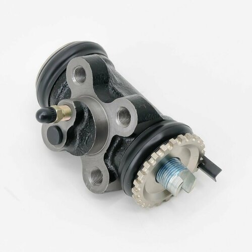 Рабочий тормозной цилиндр задний ISUZU FORWARD 4650 диаметр 38 с прокачкой левый SINGYUNG 7260₽