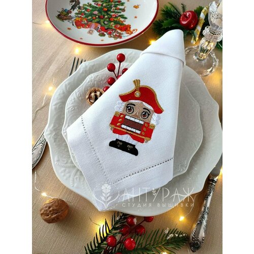 Новогодний сувенир Белая Салфетка с вышивкой Щелкунчик и мережкой 43*43см от ANTURAG-VISHIVKA