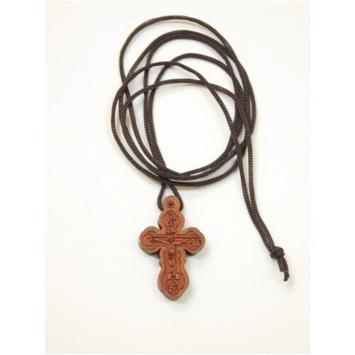 крестик из дерева на шнурке