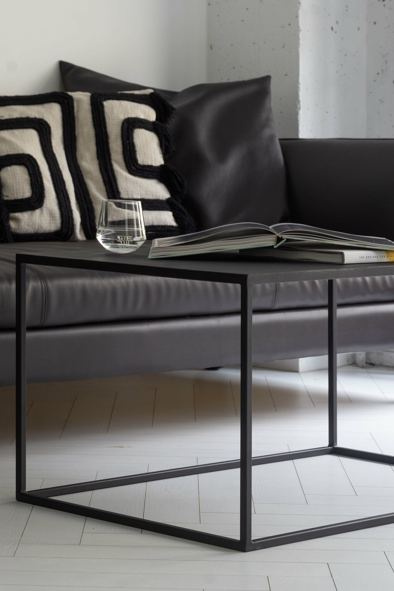 фото Журнальный металлический столик DOBRO METALL черный 460*900*600