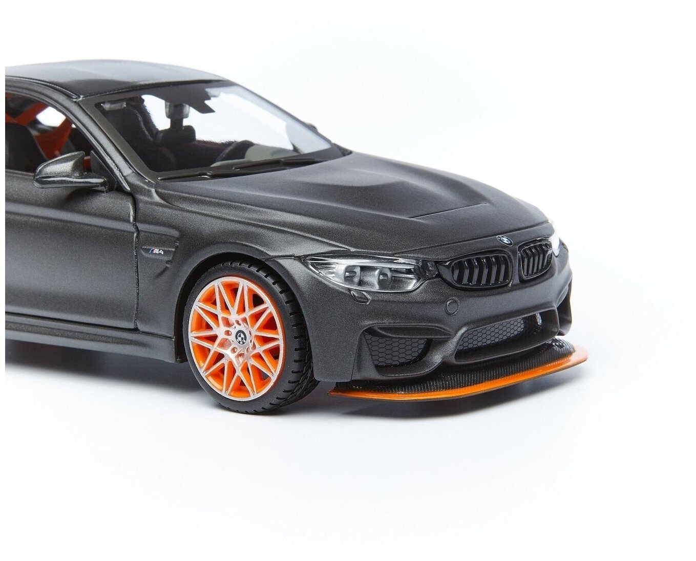 Машинка Maisto 1:24 BMW M4 GTS, черная с оранжевыми дисками - фото №16