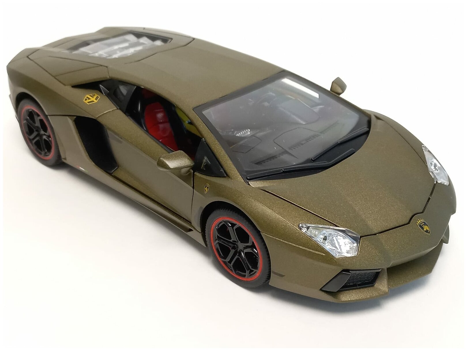 Машинка Lamborghini Aventador металлическая 1:18 25 см свет звук