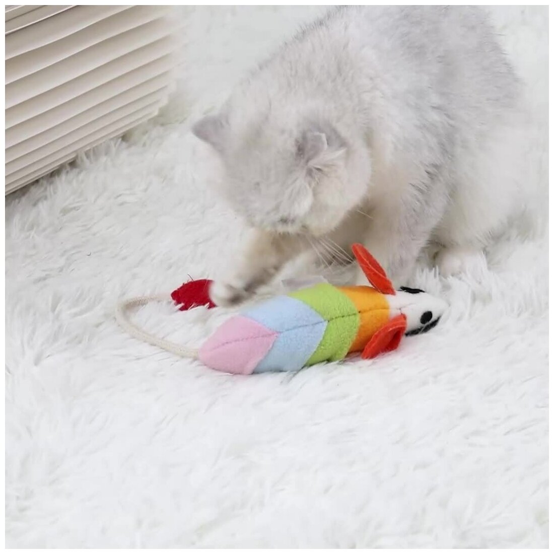Радужная мышка для кошек с мятой, шуршащая и отсеками для корма - фотография № 5