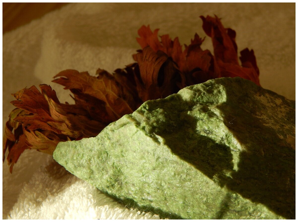 Камень для бани и сауны ERKKIA "Жадеит" колотый, мелкая фракция (ведро 10 кг) - фотография № 2