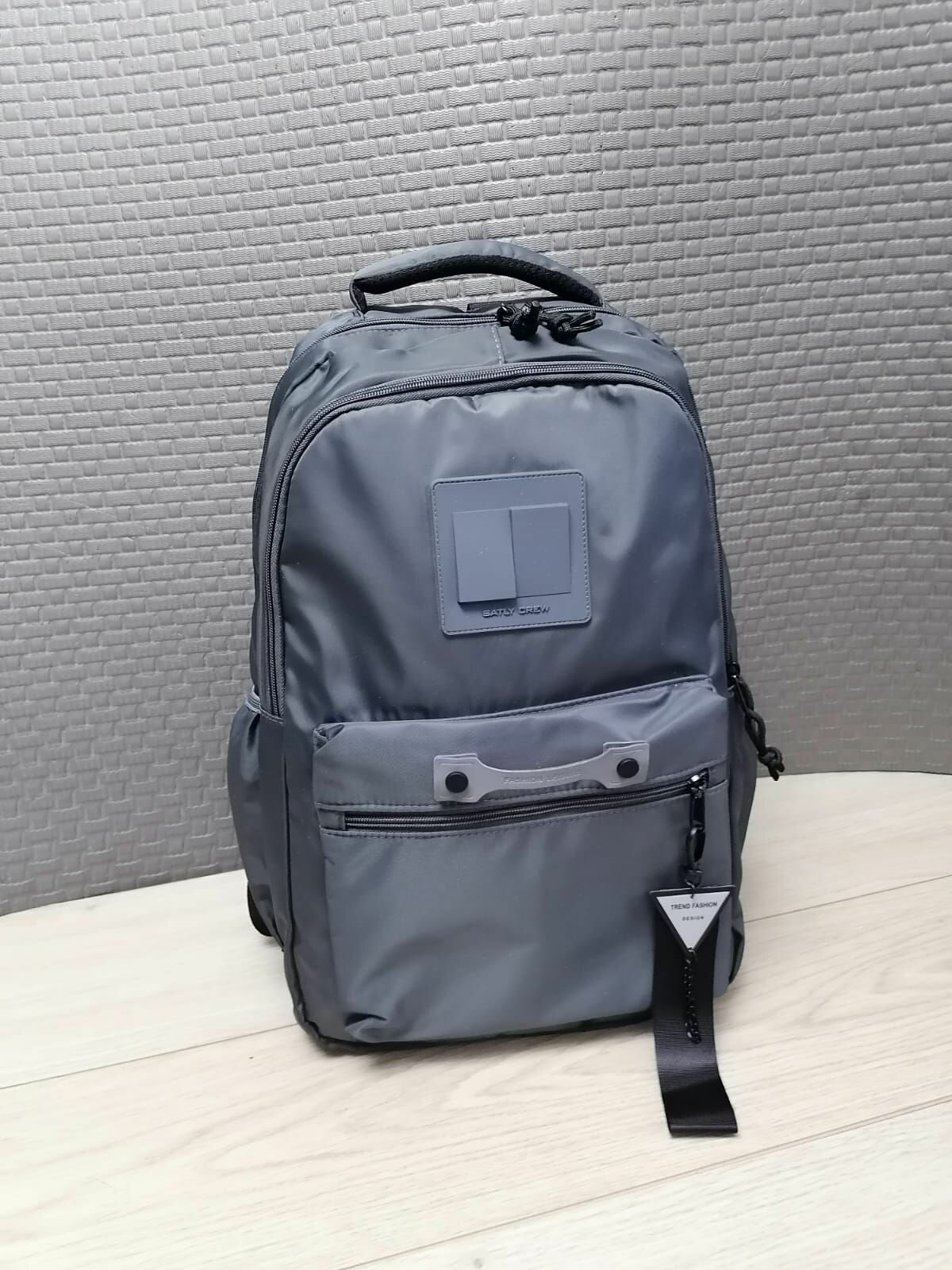 фото Стильный рюкзак для школы, работы и спорта 30л