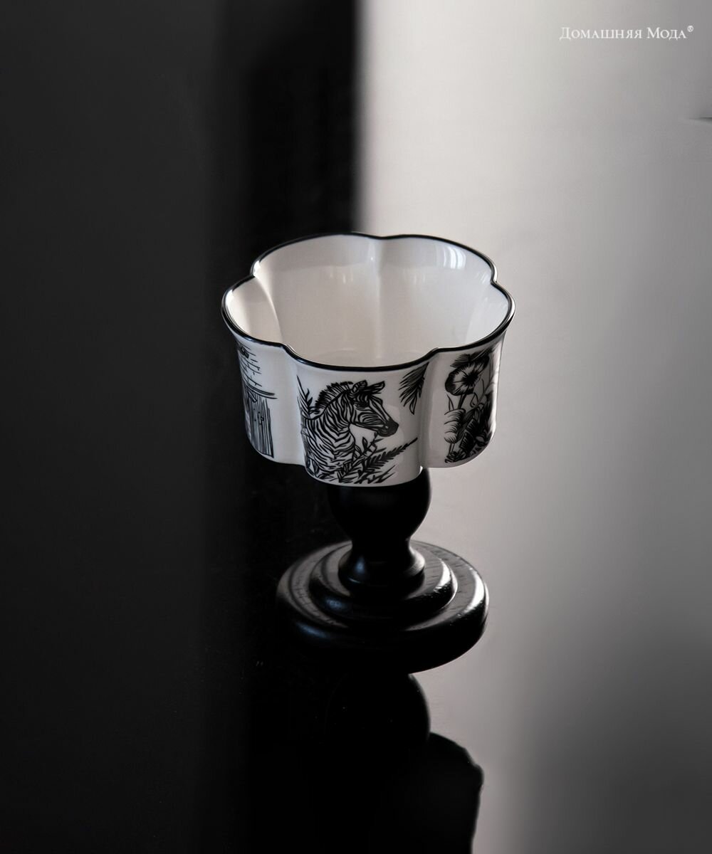 "Палермо" Креманка фарфоровая "Зебра" 10,6х10,6х13см, 230мл, фигурная, на деревянной ножке, с деколью, отводка