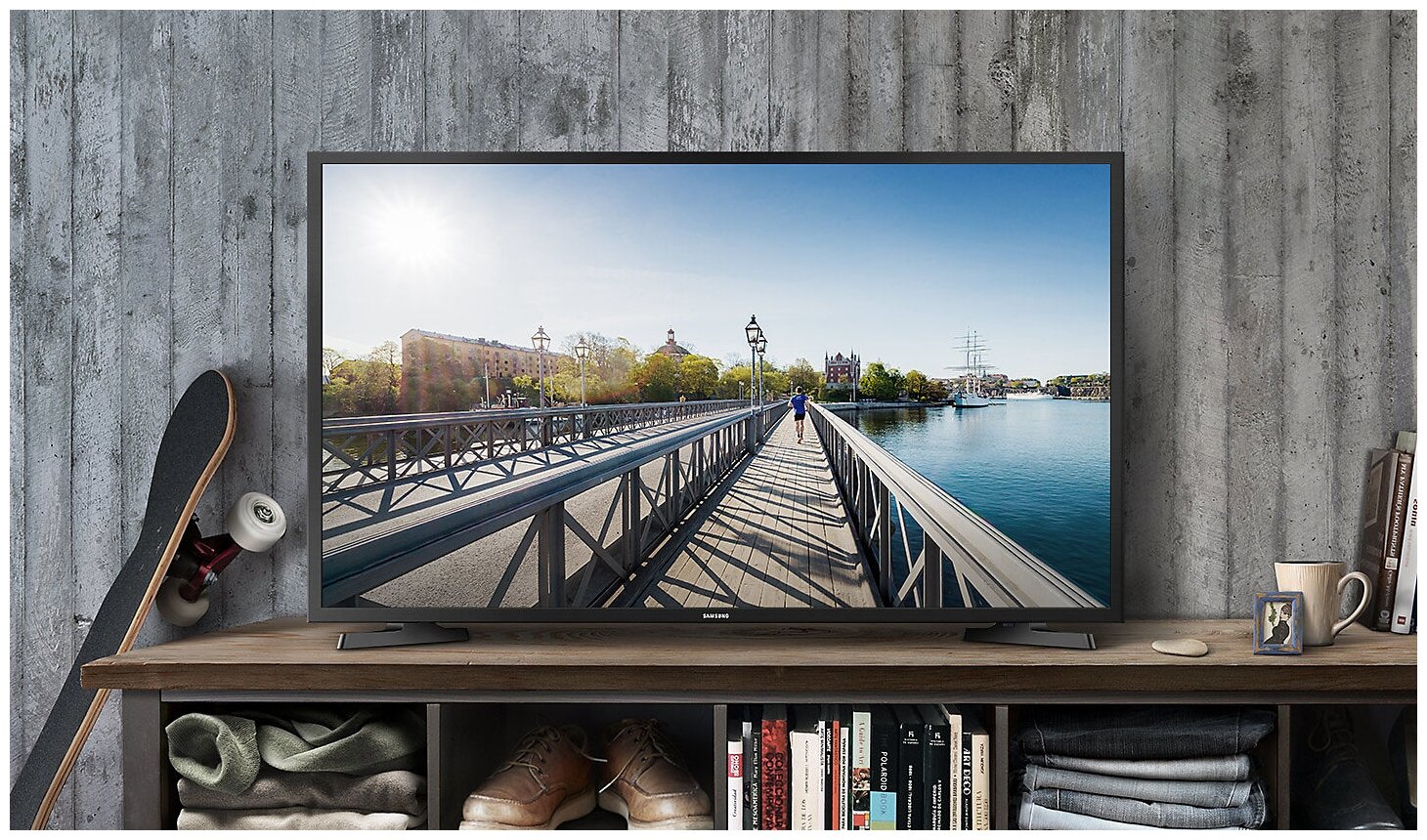 32" Телевизор Samsung UE32N4000AU 2018 LED QLED